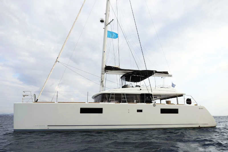 Crewed charter catamaran BOOM in Corfu