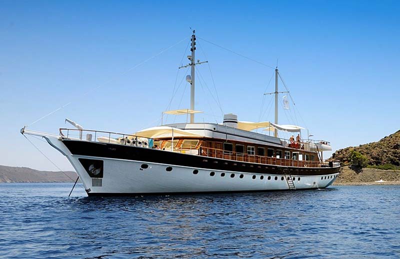Nigel James Yacht Charter classic crewed motor yacht Halis Temel in the eastern Med