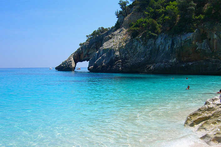 Enjoy your special offer yacht charter in a Sardinian hideaway
